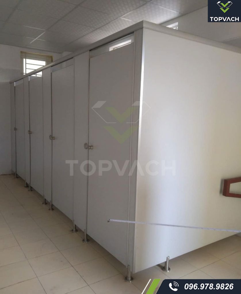 Thi công 400m2 vách ngăn vệ sinh compact cho công ty PST VINA