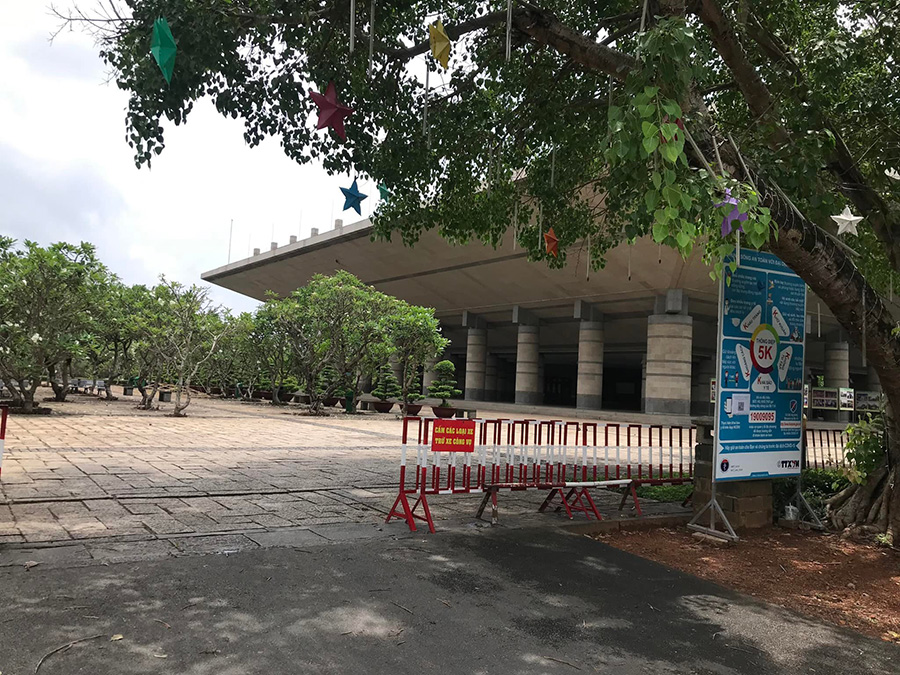 Lắp đặt vách ngăn vệ sinh cho Trung tâm văn hoá Đền Vua Hùng